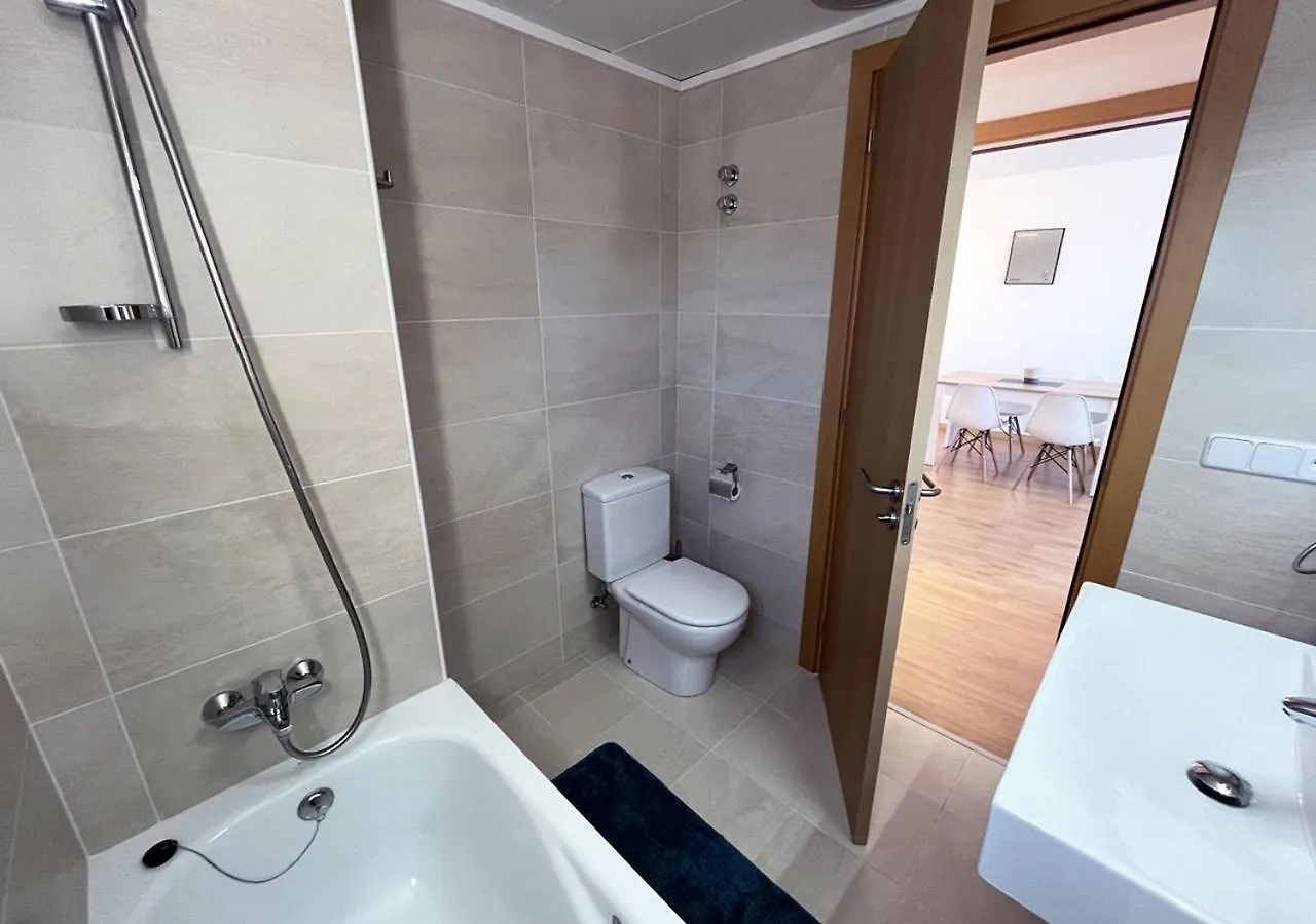 2-Bedroom Brand New Apartment Steps From The Beach Llanca 0*,